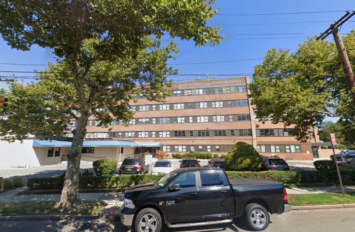 Joel Landau buys 159-05 Union Turnpike (Credit - Google)