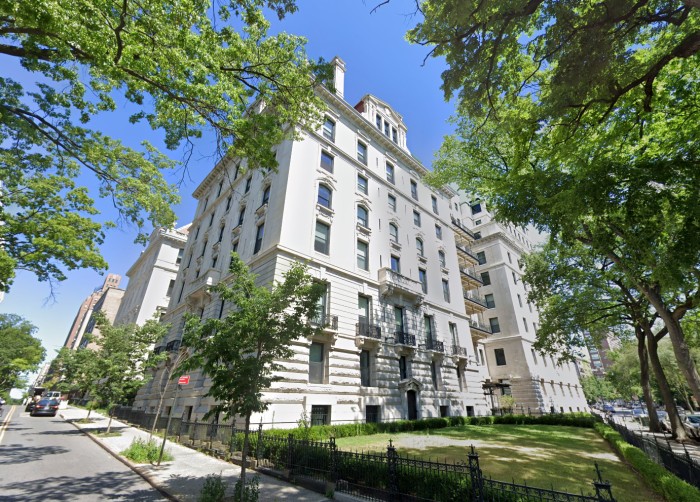 Delshah Capital gets loan from Apollo Global Management for 30 Morningside Drive (Credit - Google)