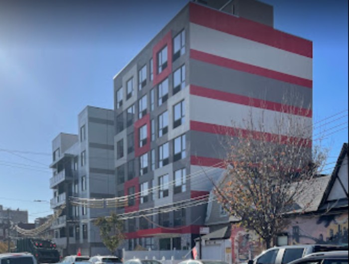 Oleksandr Nad get refi at 2652 East 18th Street (Credit - Raúl Miguel Hidalgo Guzmán via Google)