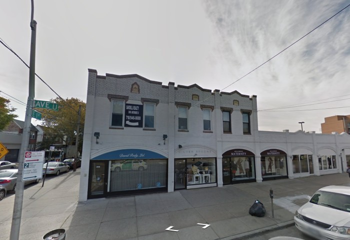 RedHoek+Partners filed plans for 12 units at 2102 East 1st Street (Credit - Google)