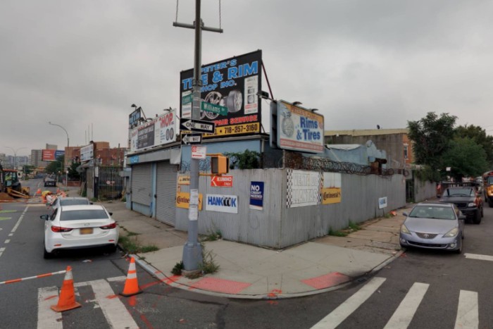 1796 Linden Boulevard (Credit - Cyclomedia)