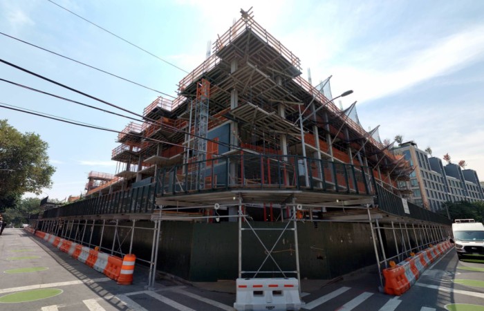 30-55 Vernon Boulevard (Credit - Cyclomedia)