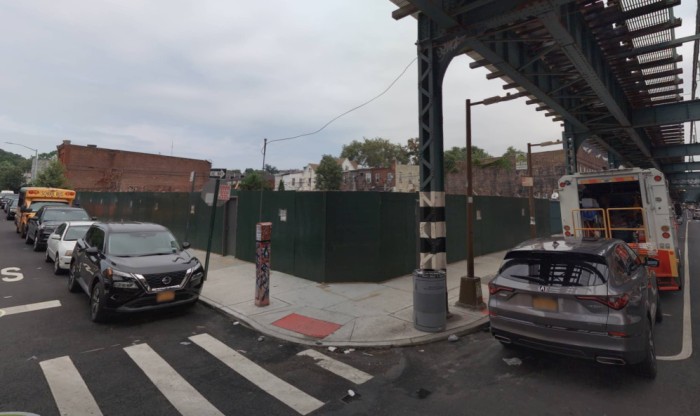 81 New Jersey Avenue, 2667 Fulton Street (Credit - Cyclomedia)