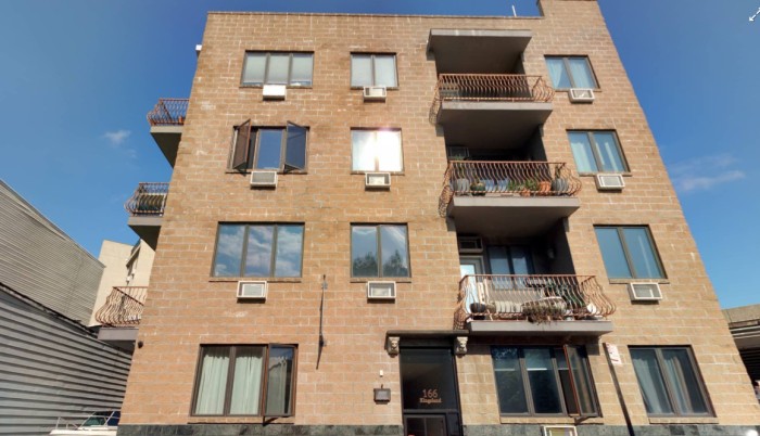 166 Kingsland Avenue (Credit - Clyclomedia)