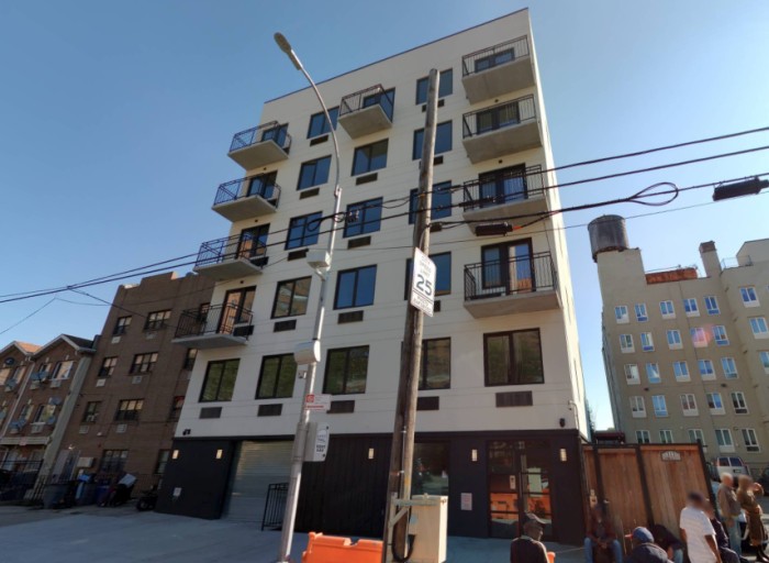 313 Powell Street (Credit - Cyclomedia)