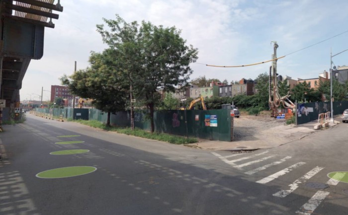 1051 Whitlock Avenue (Credit - Cyclomedia)