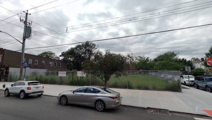 11-08 to 11-10 154th Street (Credit - Cyclomedia August 8, 2023)