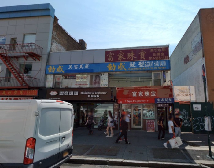 135-38 Roosevelt Avenue (Credit - Cyclomedia)