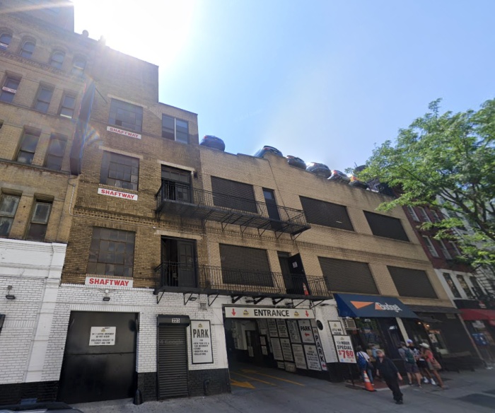 220 East 9th Street (Credit - Cyclomedia)