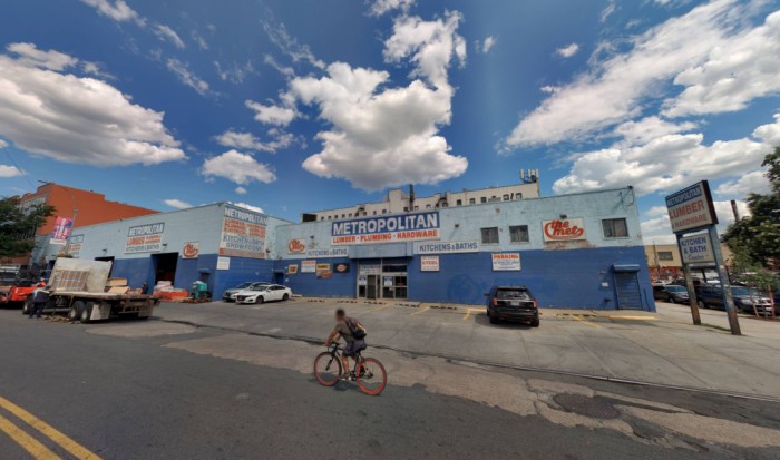 34-49 Steinway Street (Credit - Cyclomedia)