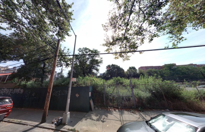 1356 Fulton Avenue (Credit - Cyclomedia)