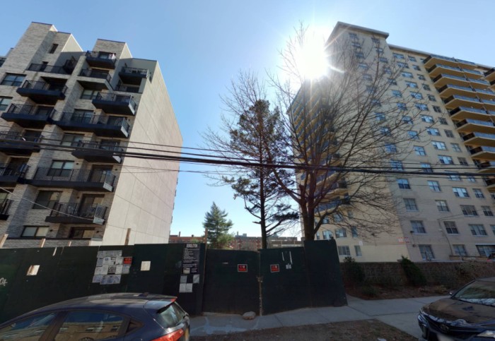 177-06 Wexford Terrace (Credit - Cyclomedia)