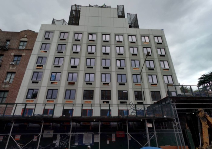 1896 University Avenue (Credit - Cyclomedia)