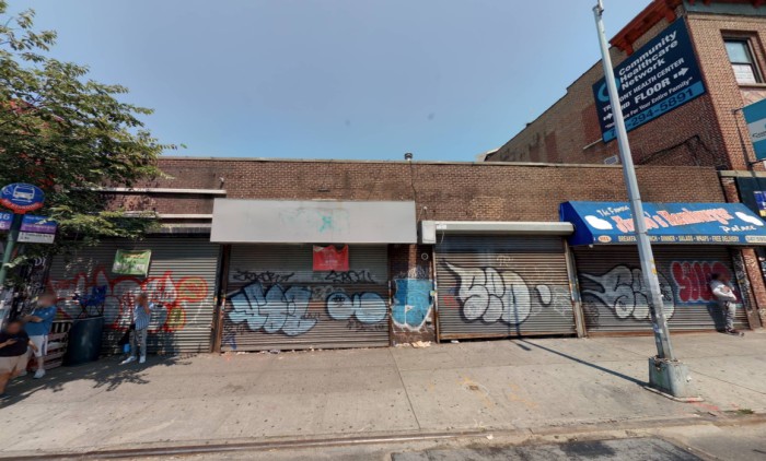 513 East Tremont Avenue (Credit - Cyclomedia)