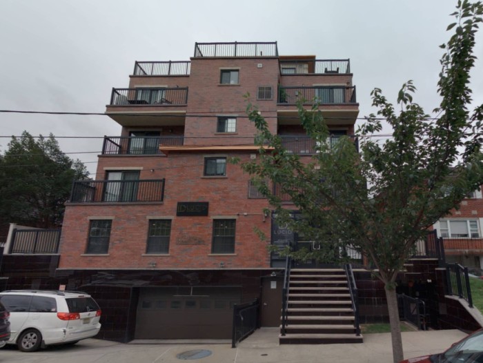 87-16 Avon Street (Credit - Cyclomedia)