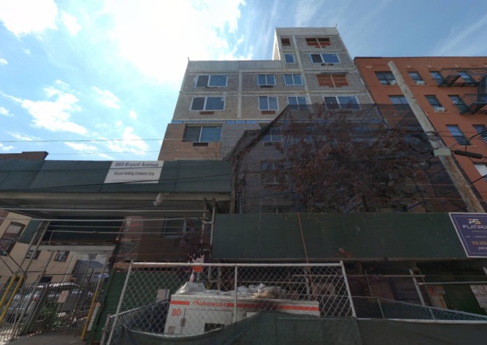 883 Bryant Avenue (Credit - Cyclomedia)