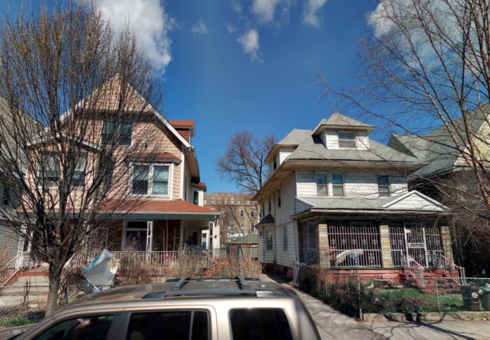 117 and 123 Winthrop Street (Credit - Cyclomedia)