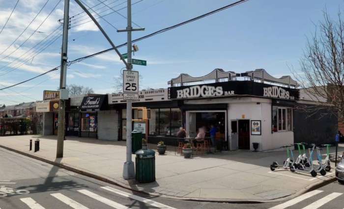 4100 East Tremont Avenue (Credit - Cyclomedia)